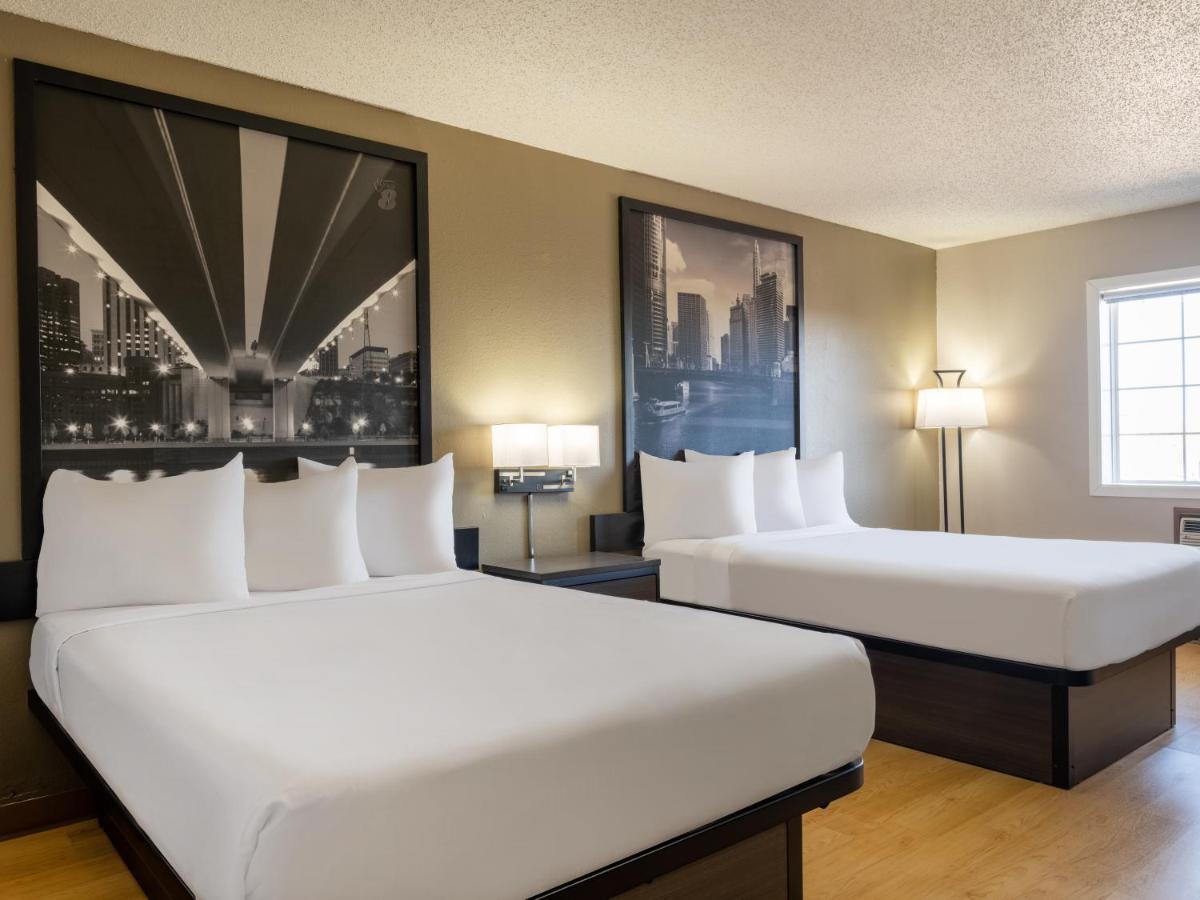 Hotel Super 8 By Wyndham Clinton Extérieur photo