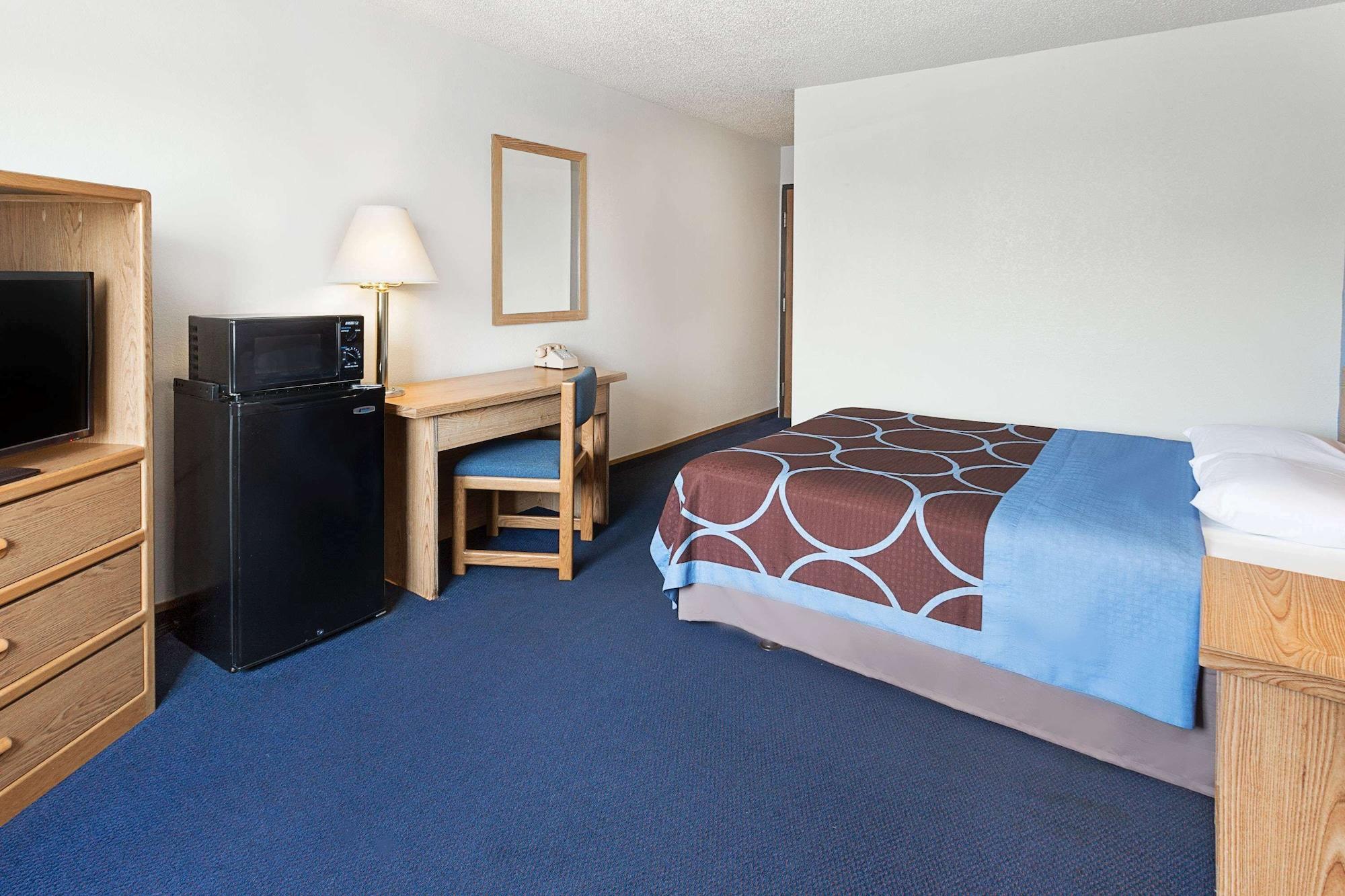 Hotel Super 8 By Wyndham Clinton Extérieur photo