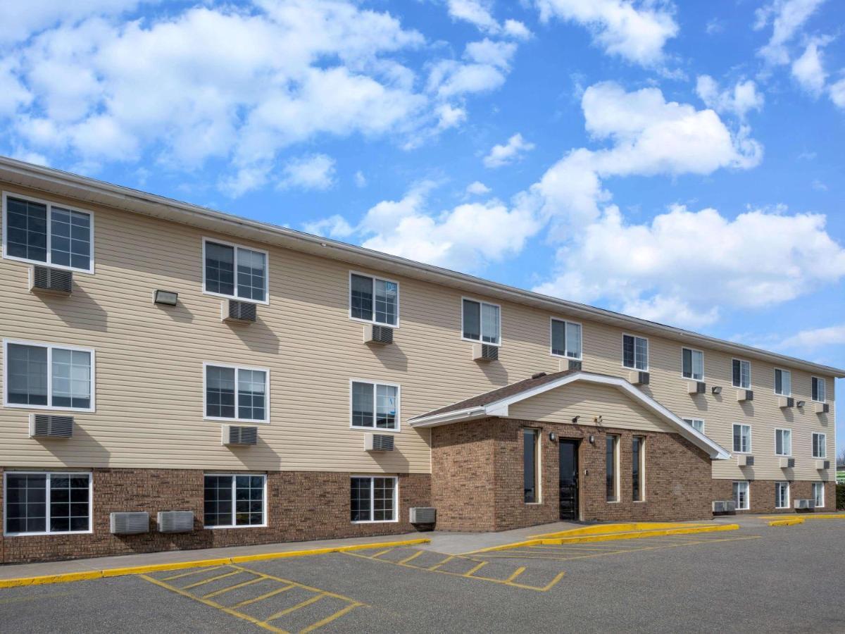 Hotel Super 8 By Wyndham Clinton Extérieur photo