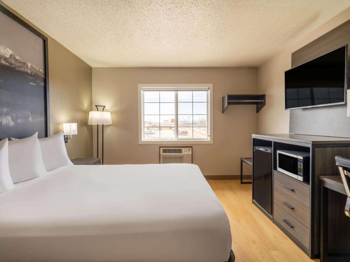 Hotel Super 8 By Wyndham Clinton Extérieur photo