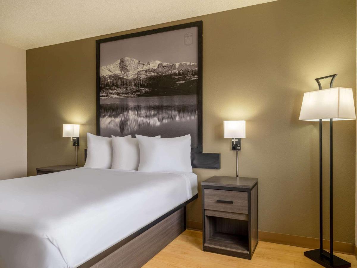 Hotel Super 8 By Wyndham Clinton Extérieur photo
