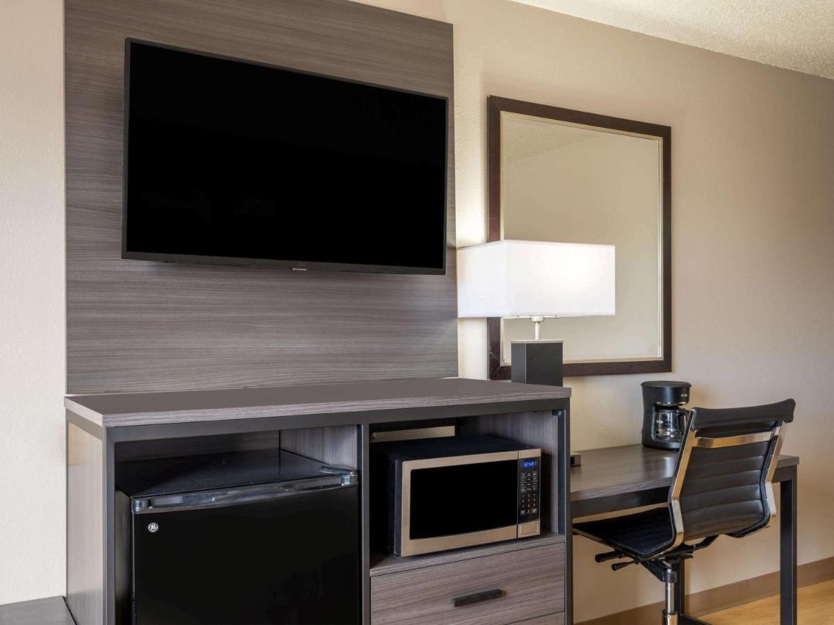 Hotel Super 8 By Wyndham Clinton Extérieur photo