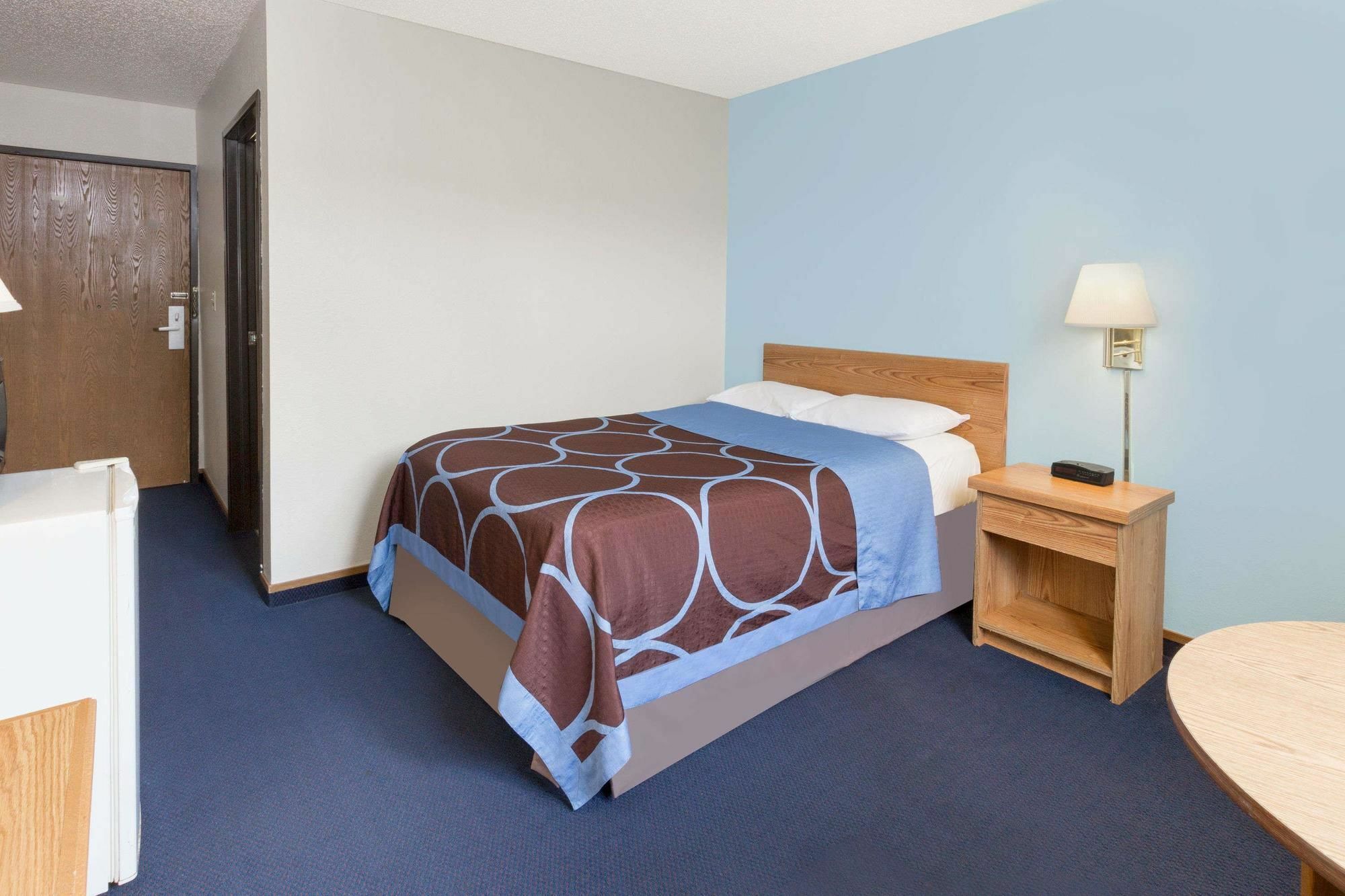 Hotel Super 8 By Wyndham Clinton Extérieur photo